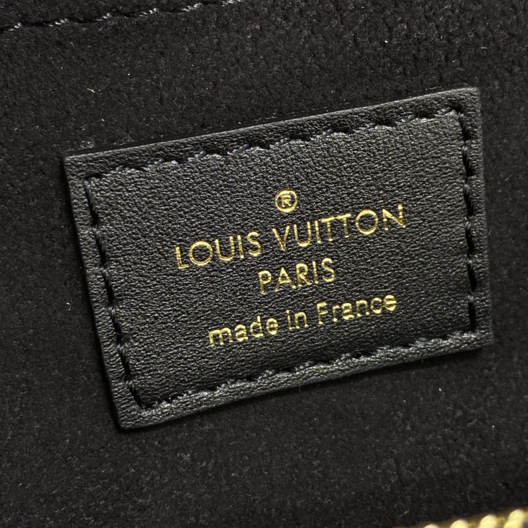 Louis Vuitton NEW WAVE CHAIN BAG M58552 Black